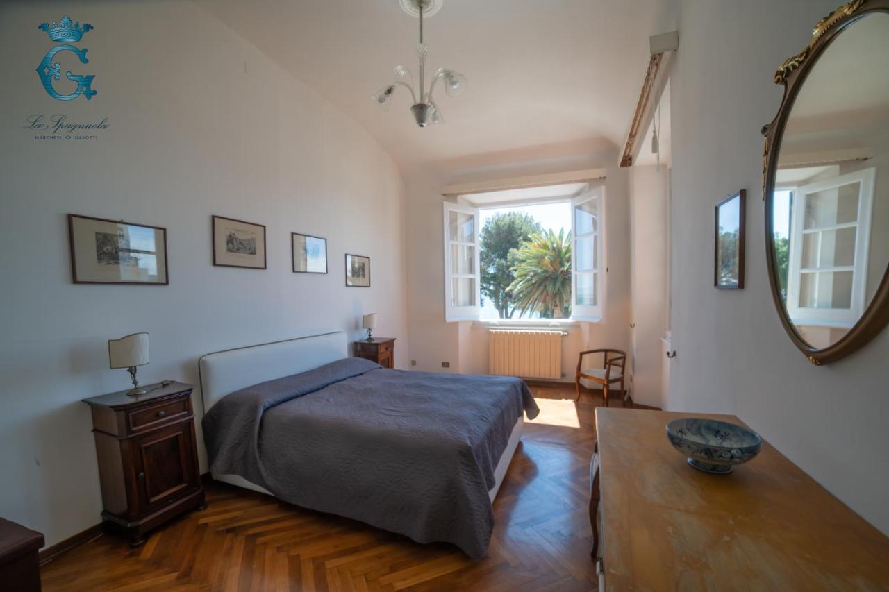 La Spagnuola - Villa Cinquecentesca Sul Mare Con Parco Privato Savona Exterior foto